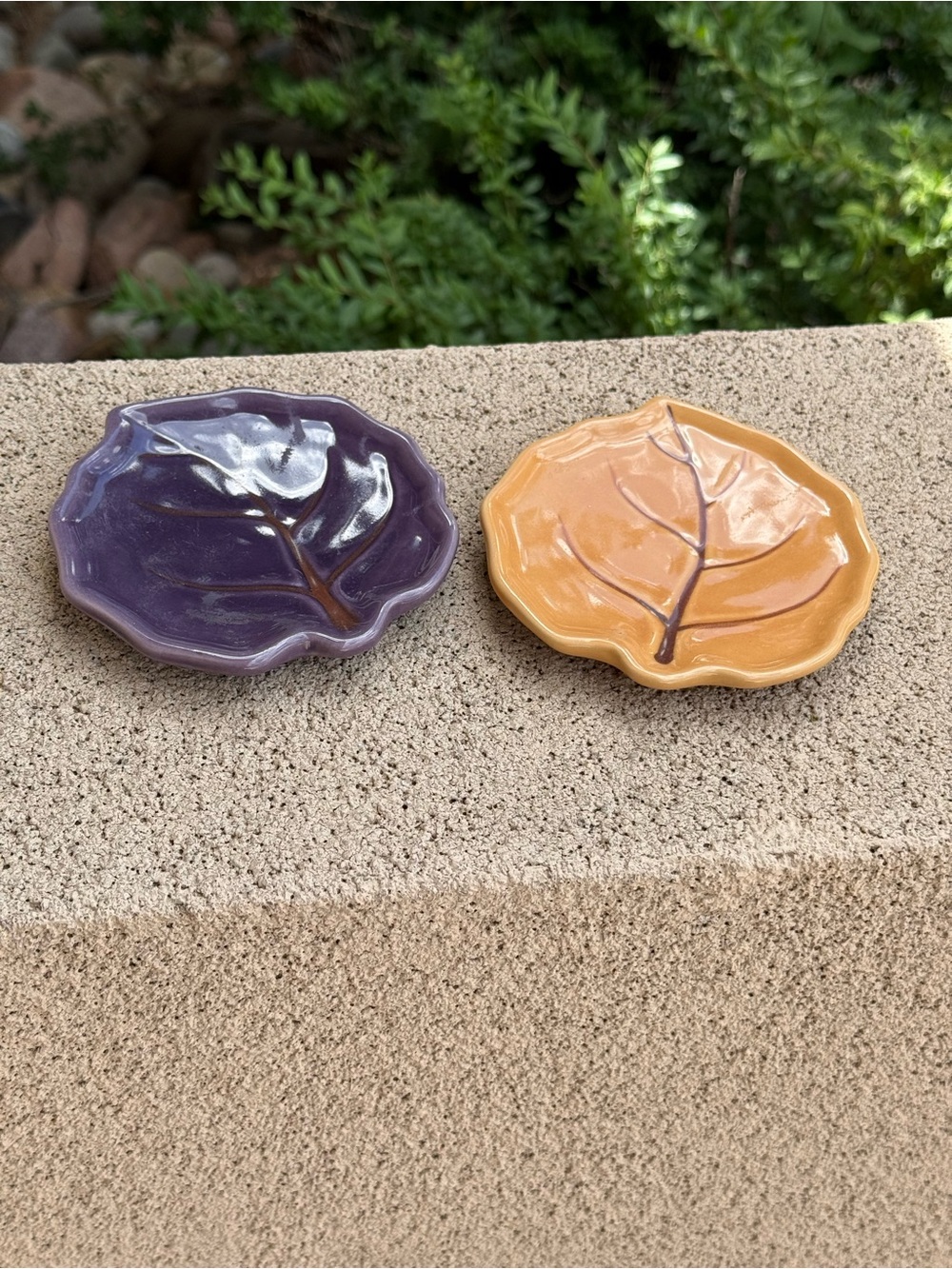 Pottery Barn Autumn Leaf Appetizer
Plates Set Of 1 green and orange - Picture 1 of 6